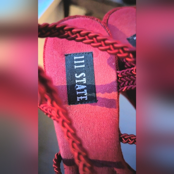 Red Wedges - Picture 3 of 7